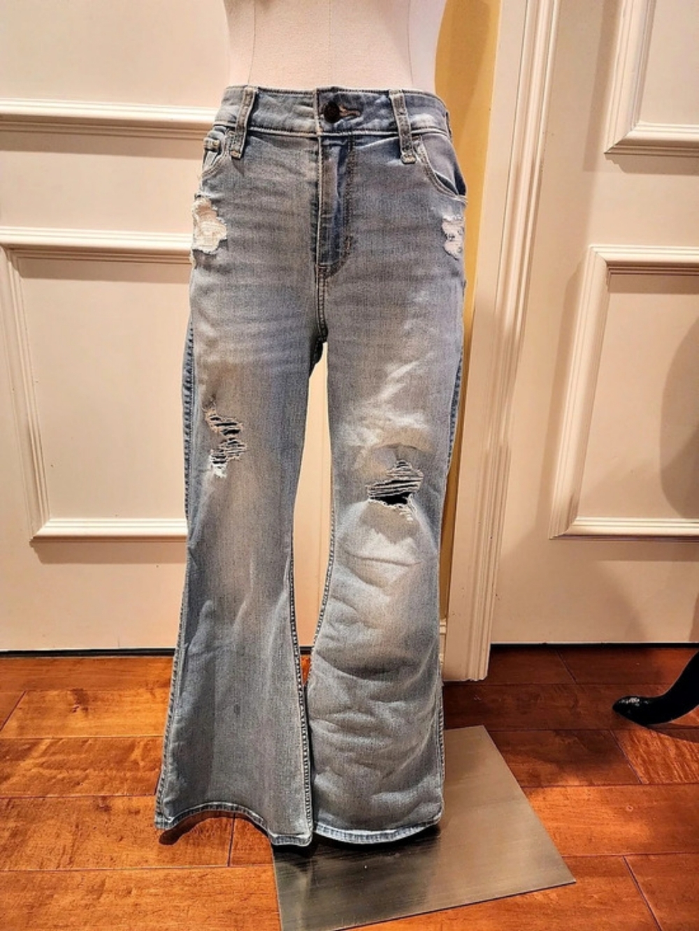 Hollister High-Rise Ripped Flare Jeans Blue XS